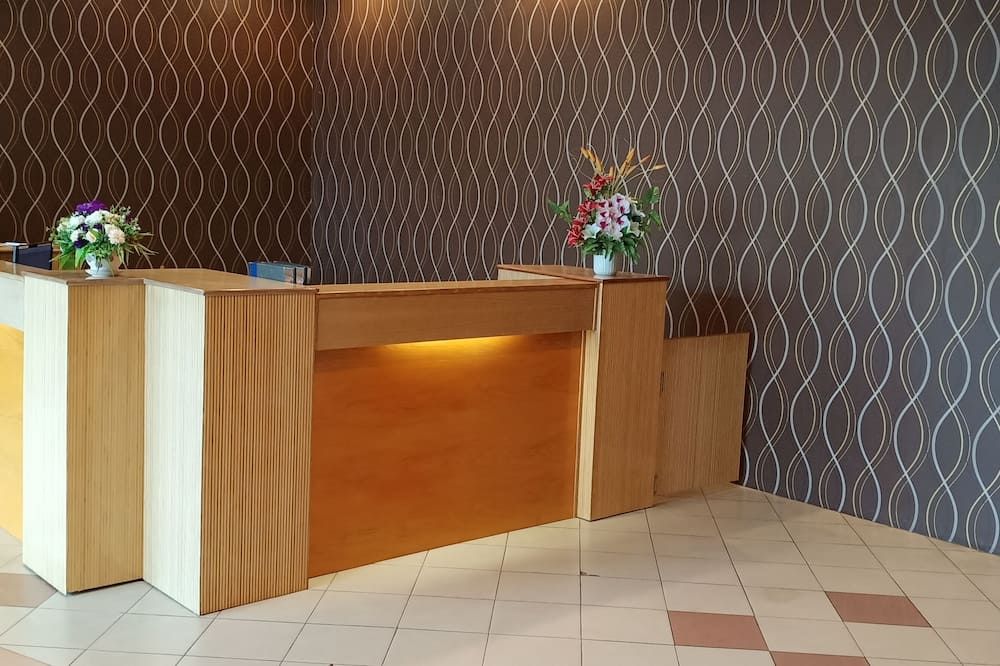 Receptionist