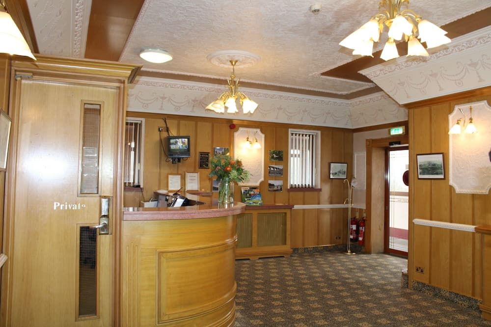 Receptionist