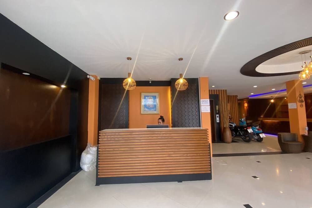 Receptionist