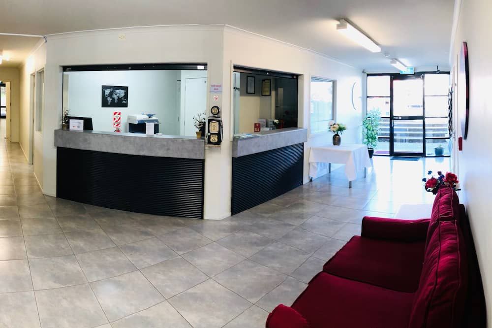 Receptionist