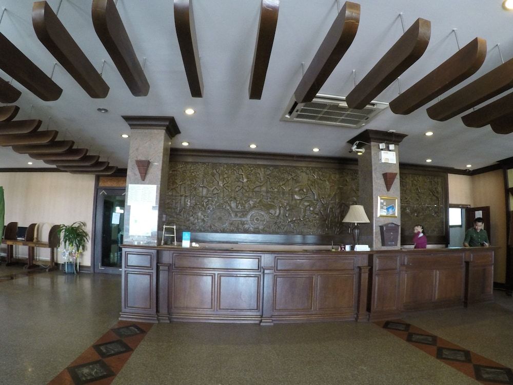 Receptionist
