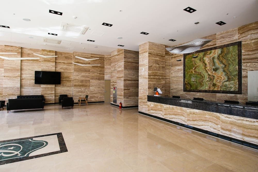 Receptionist