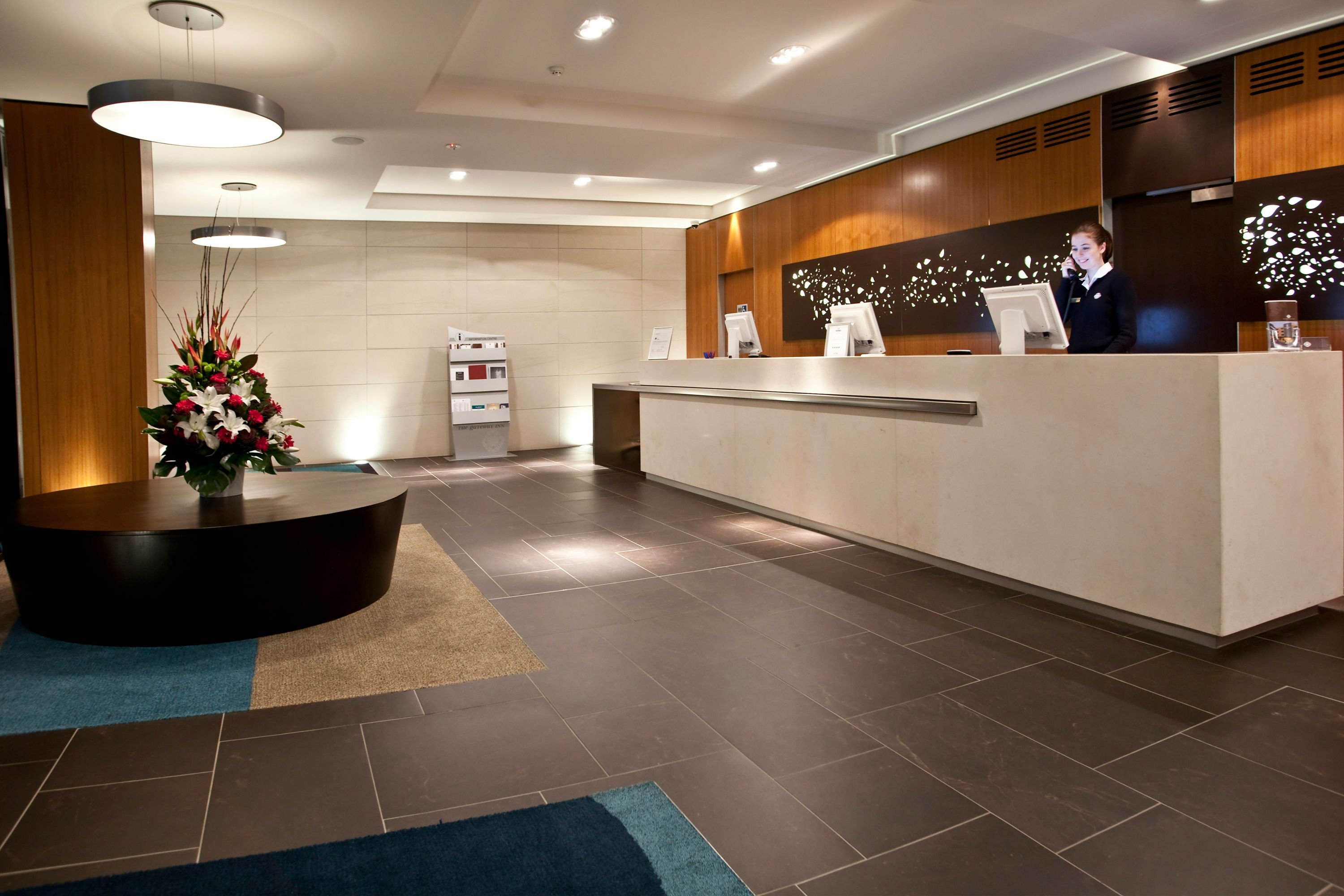 Receptionist