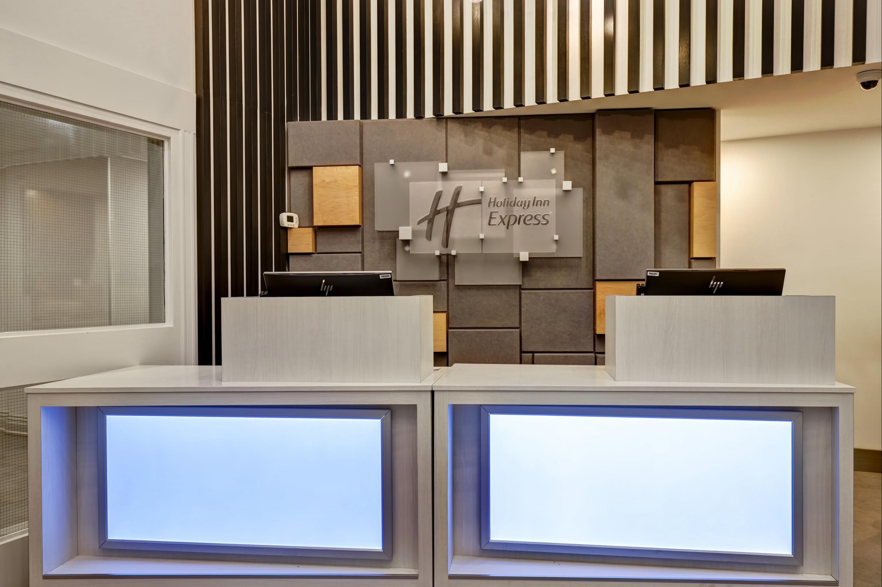 Receptionist
