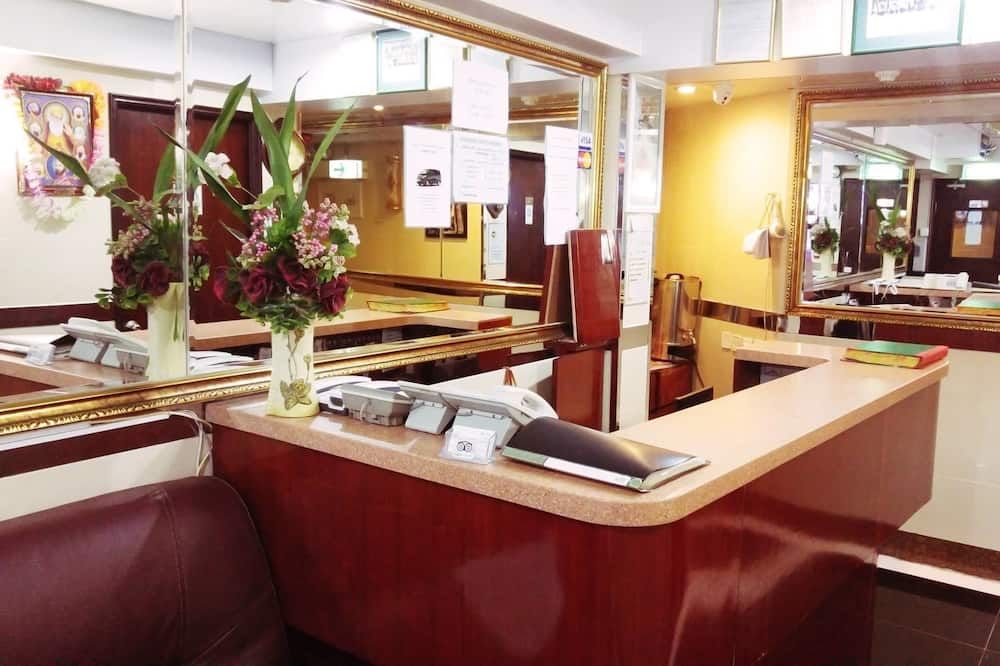 Receptionist