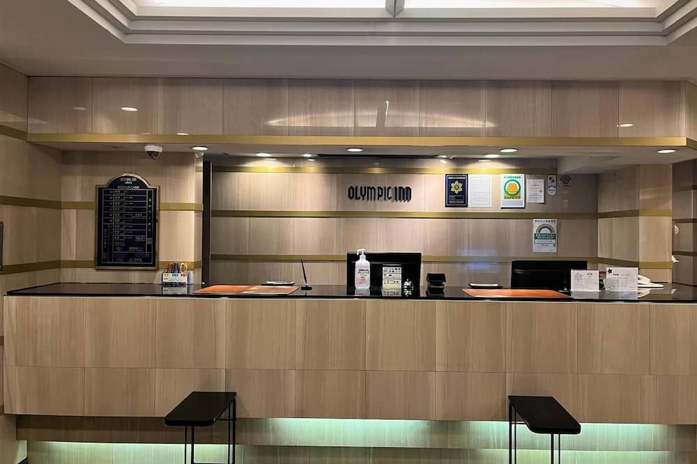 Receptionist