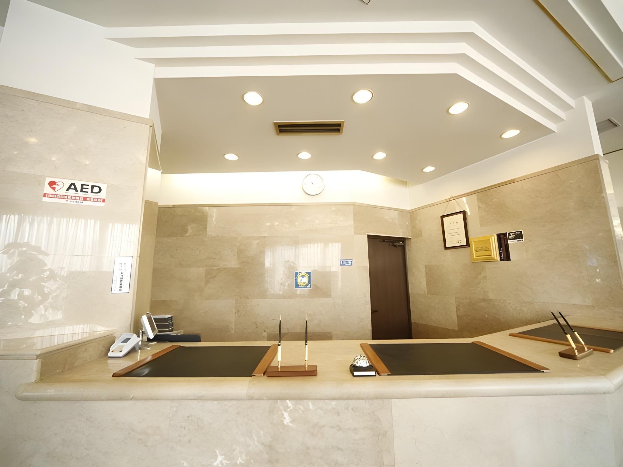 Receptionist