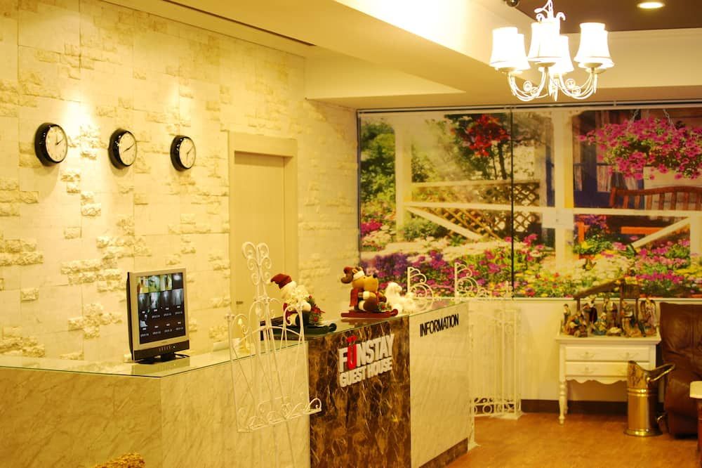 Receptionist