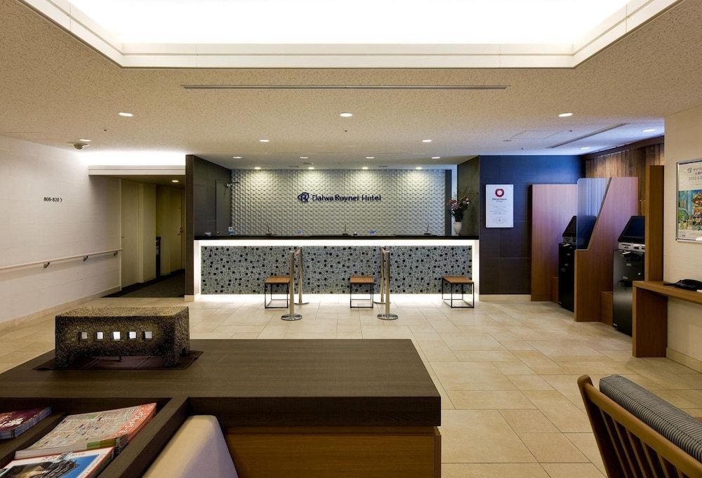 Receptionist