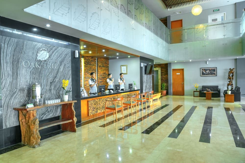 Receptionist