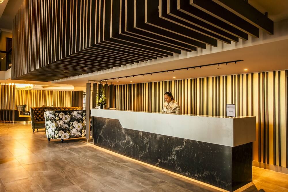 Receptionist