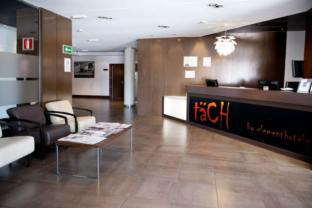 Receptionist