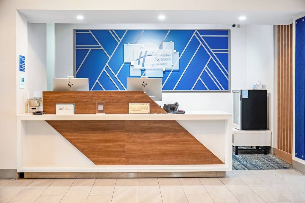 Receptionist