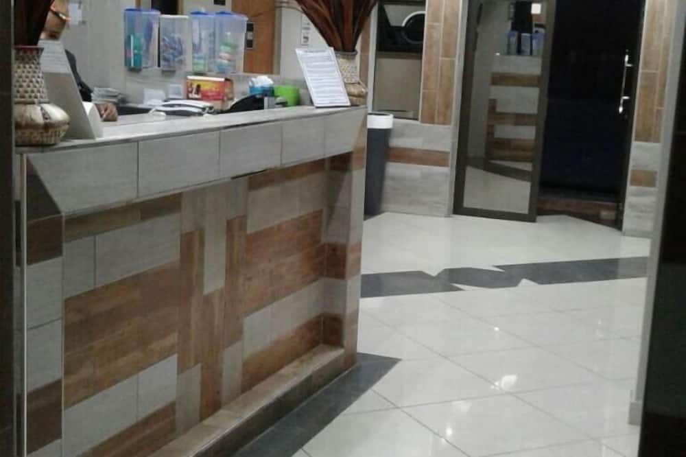 Receptionist