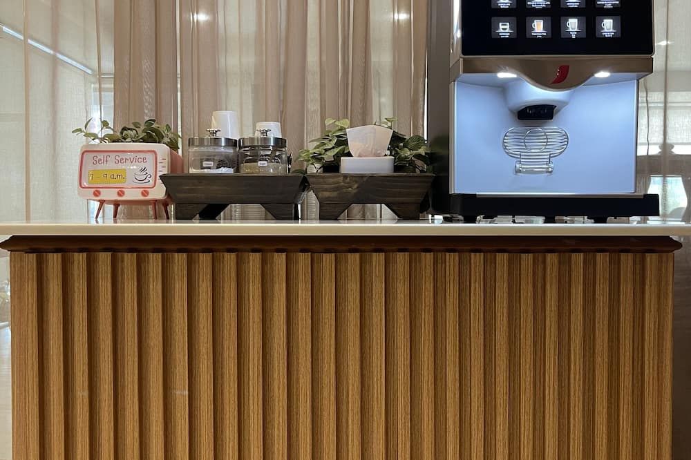 Receptionist