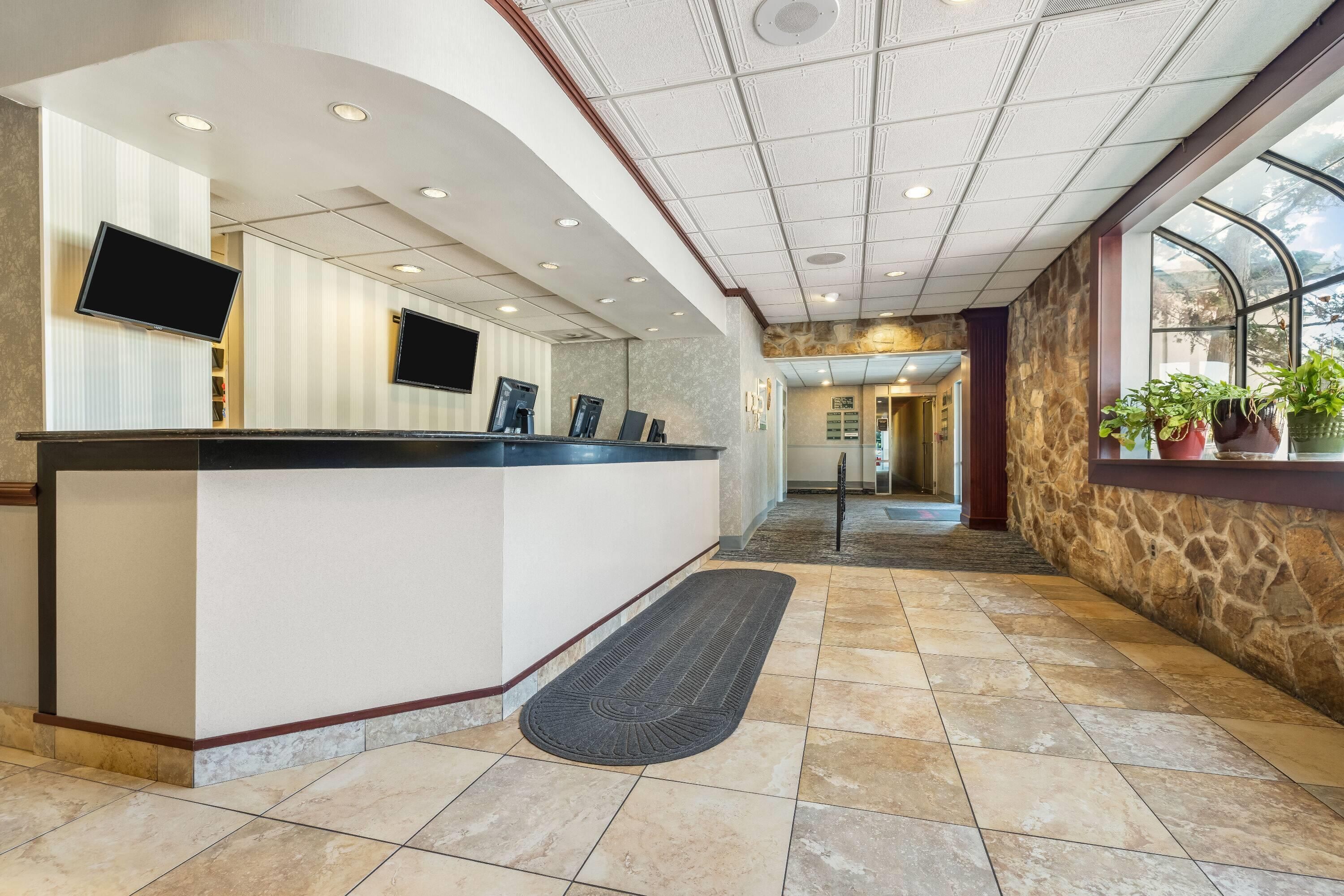 Receptionist