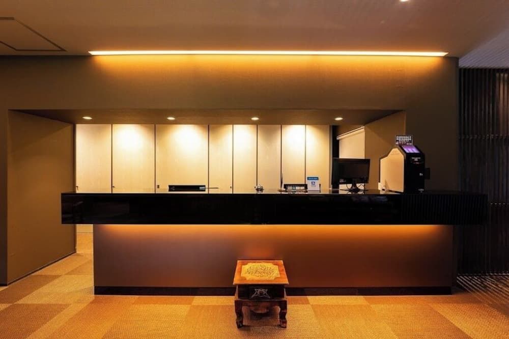 Receptionist