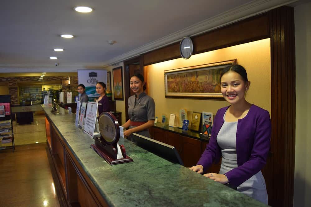 Receptionist