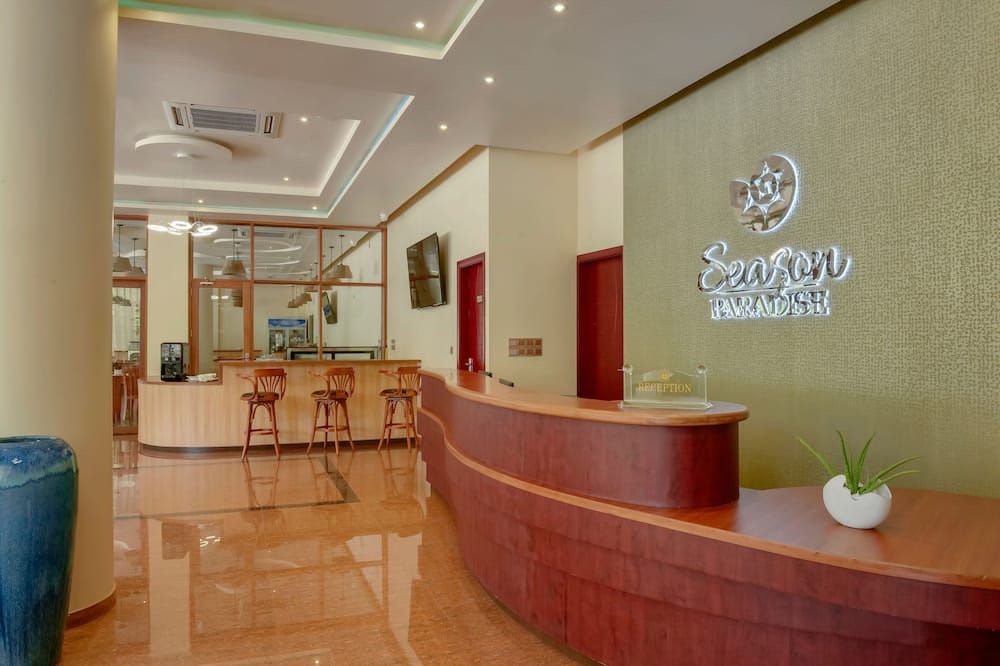 Receptionist