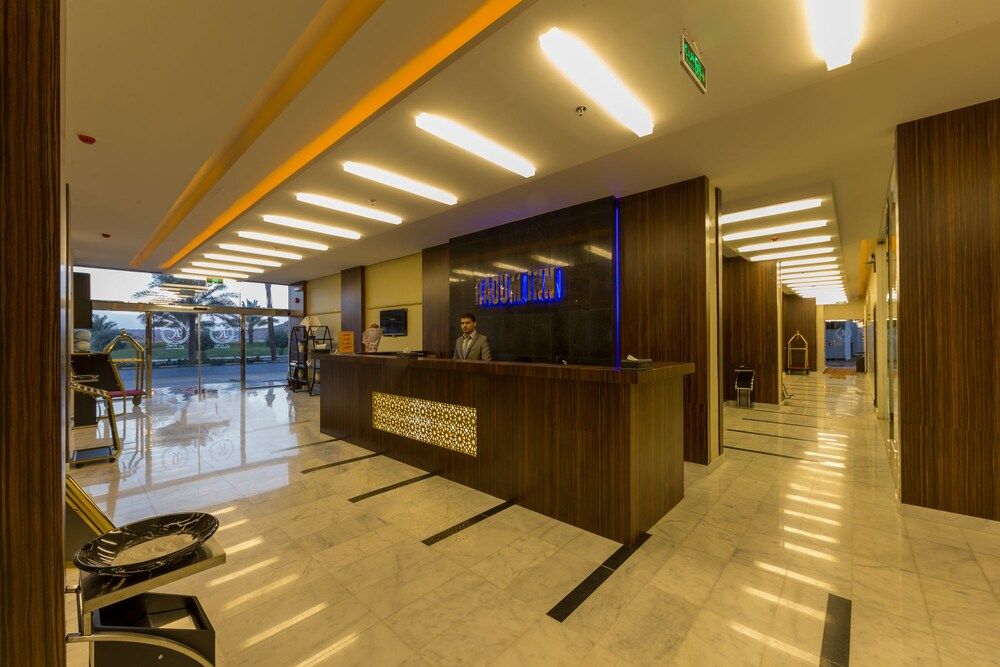 Receptionist