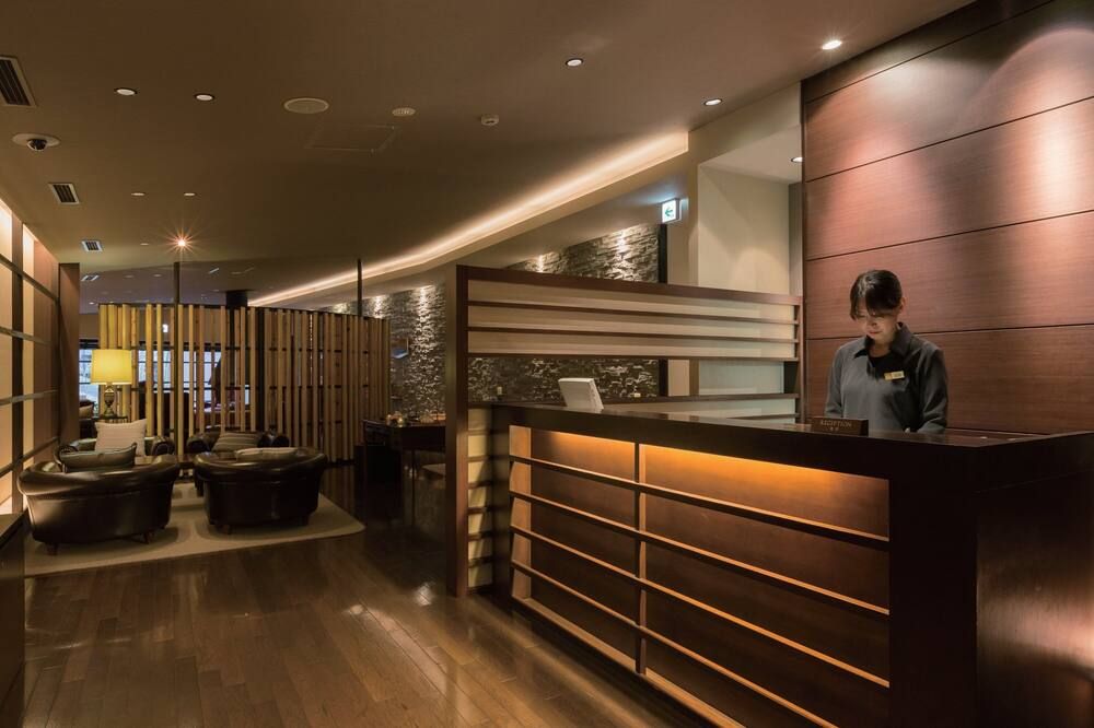 Receptionist