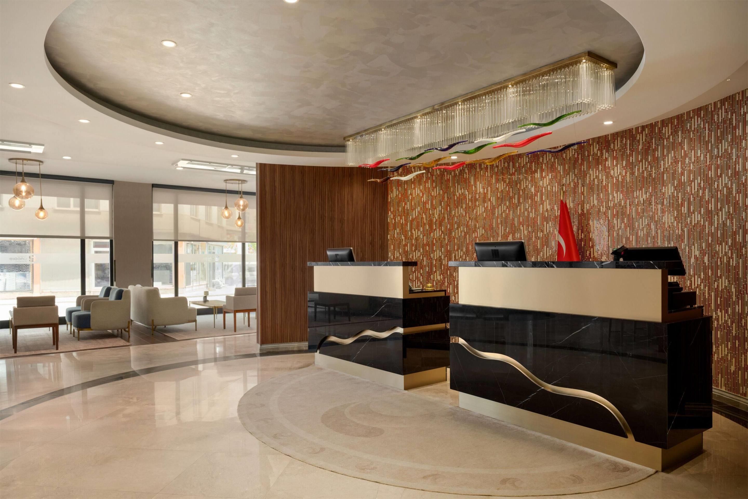 Receptionist