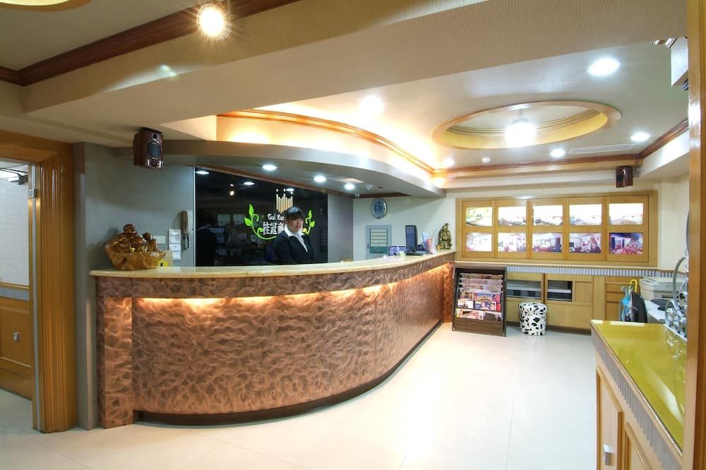 Receptionist