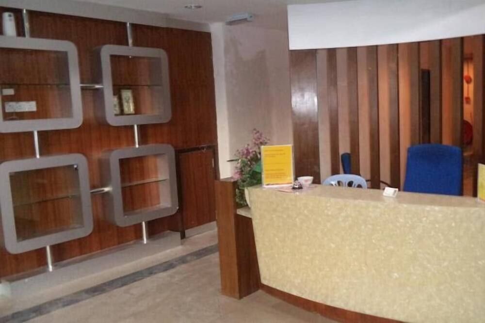 Receptionist