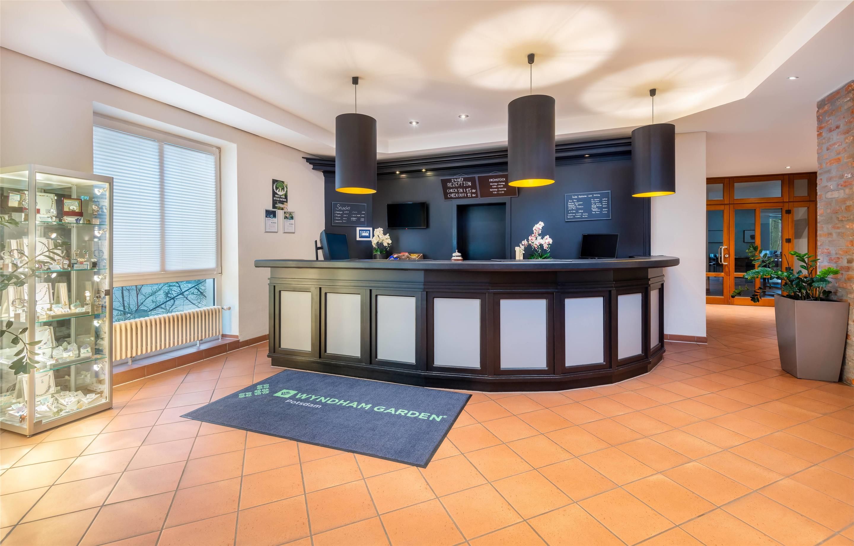 Receptionist