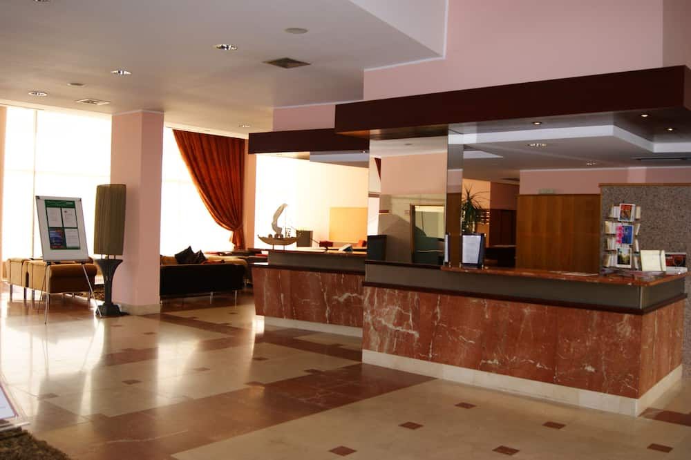 Receptionist