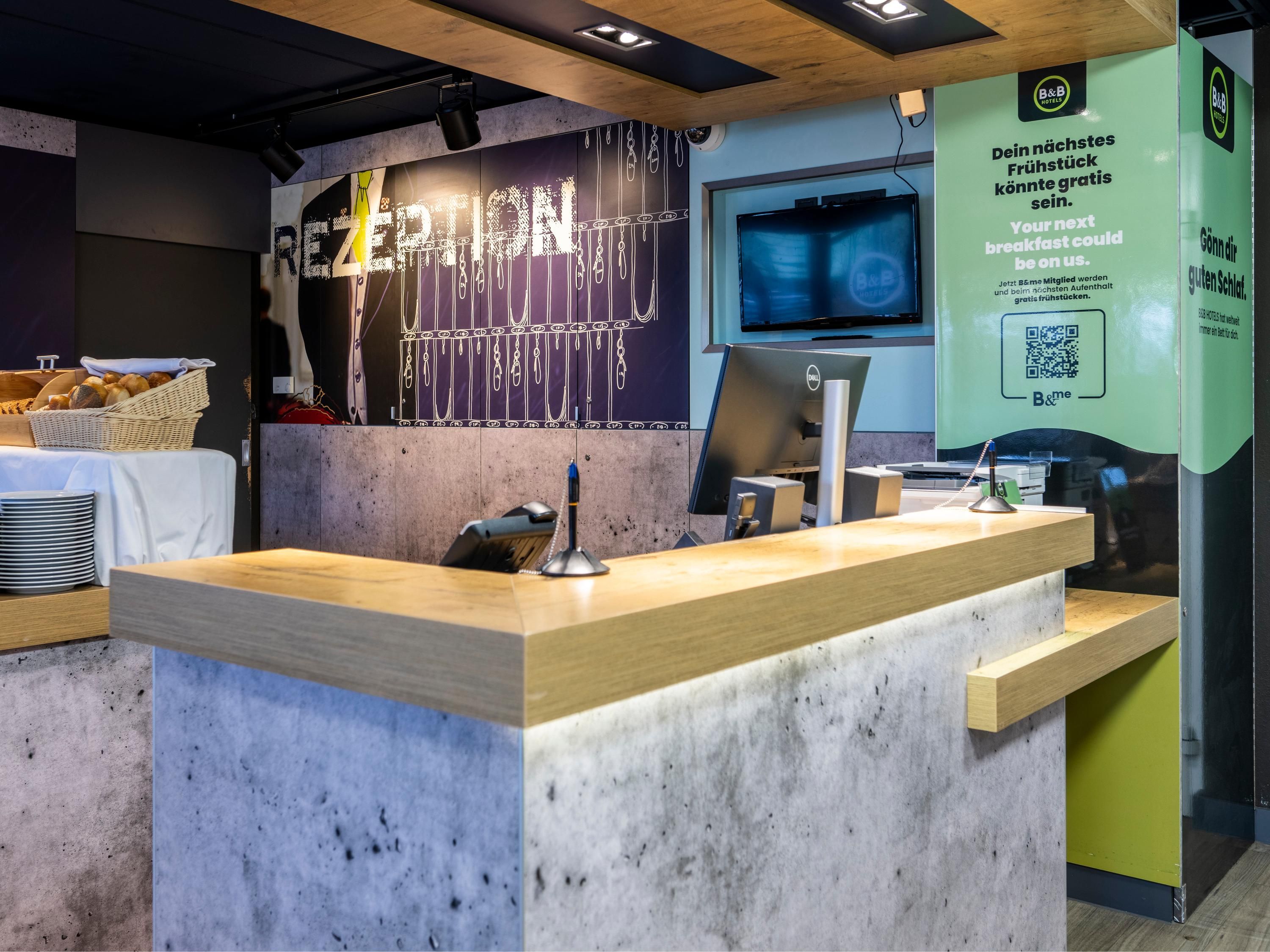 Receptionist