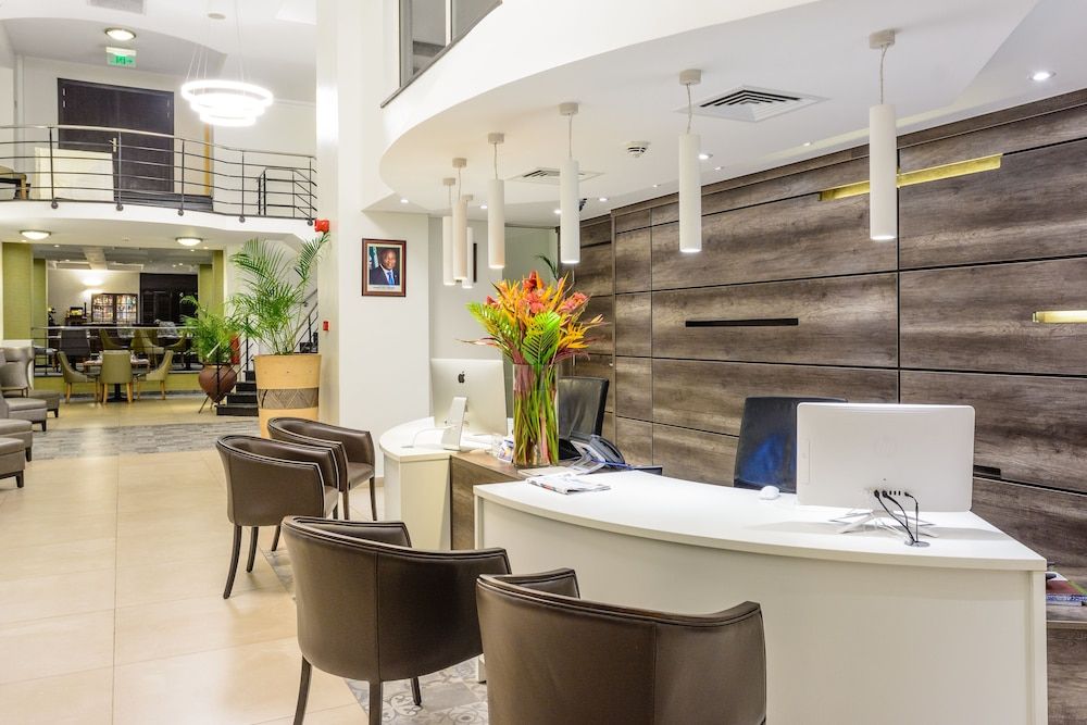 Receptionist