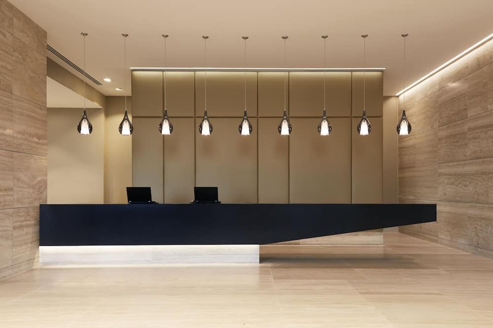 Receptionist