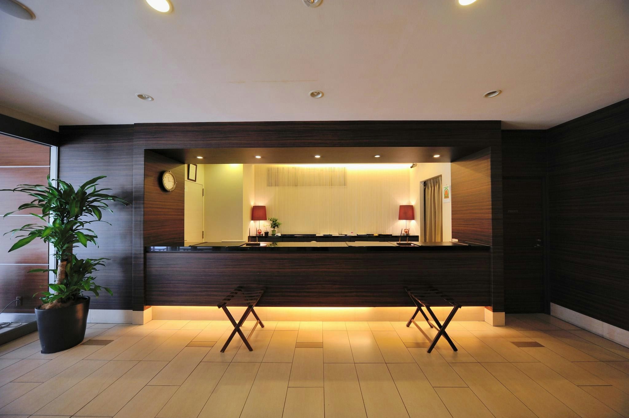 Receptionist