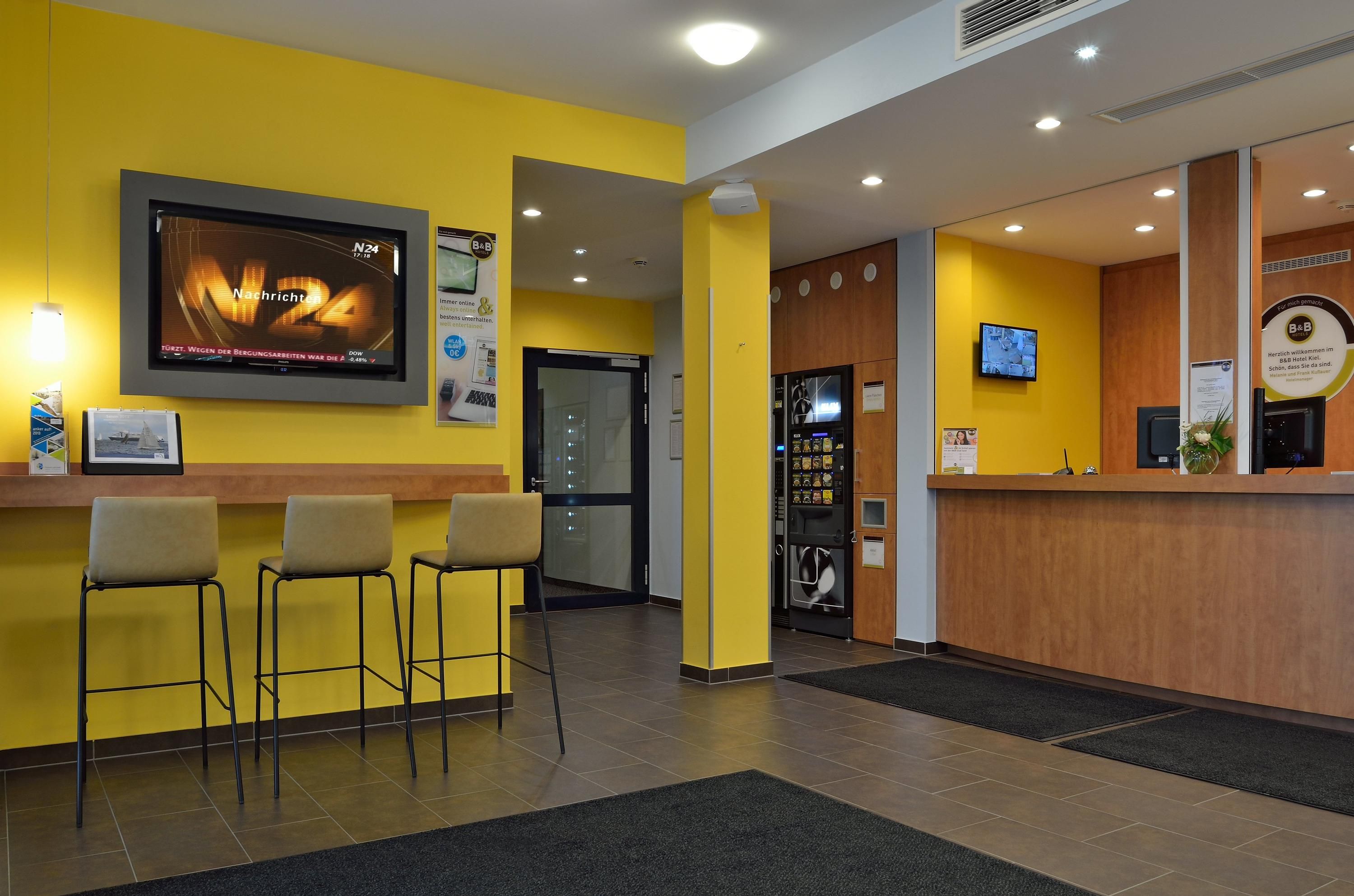 Receptionist
