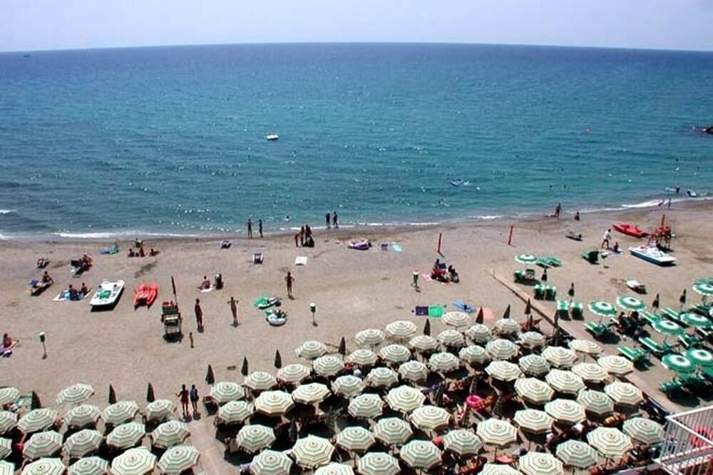 Strand