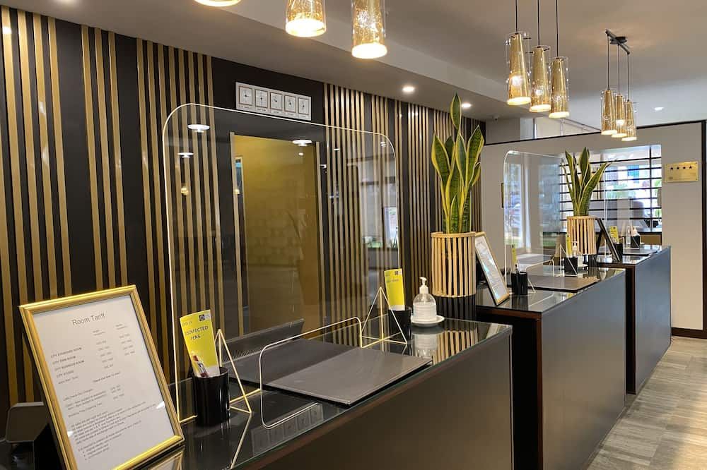 Receptionist
