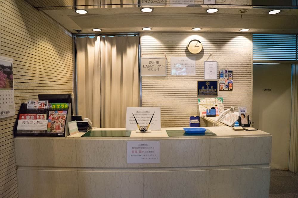 Receptionist