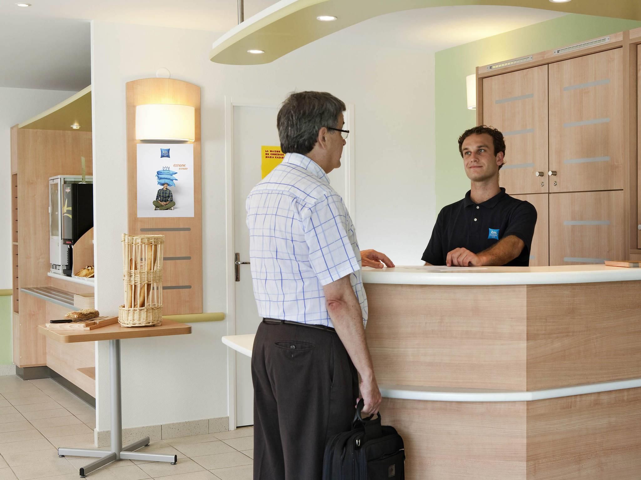 Receptionist