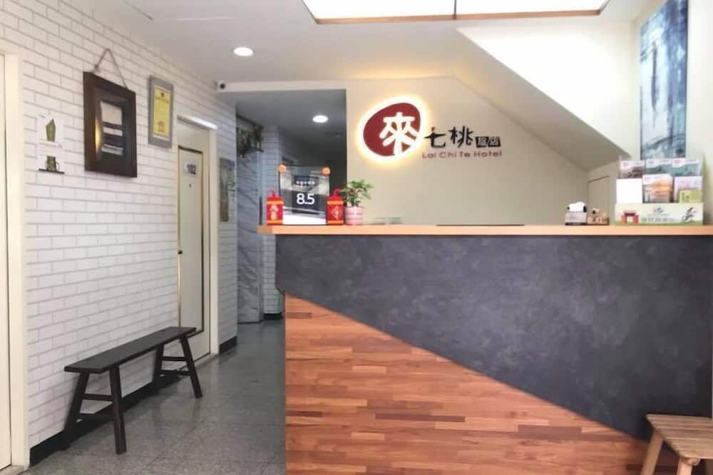 Receptionist