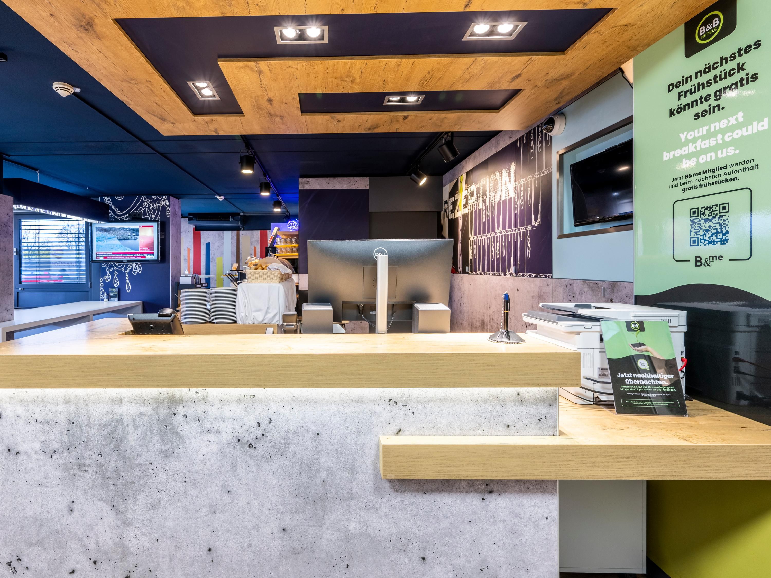 Receptionist