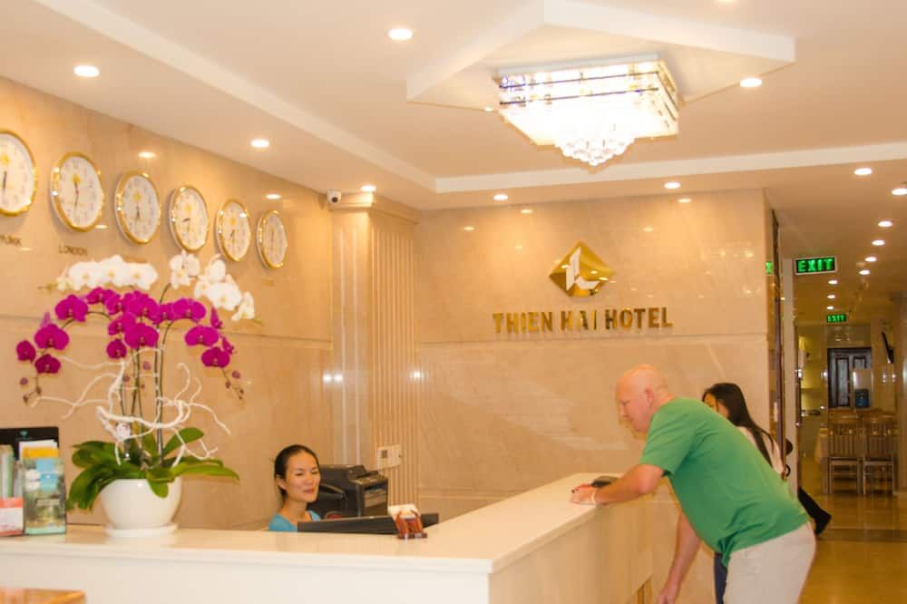 Receptionist