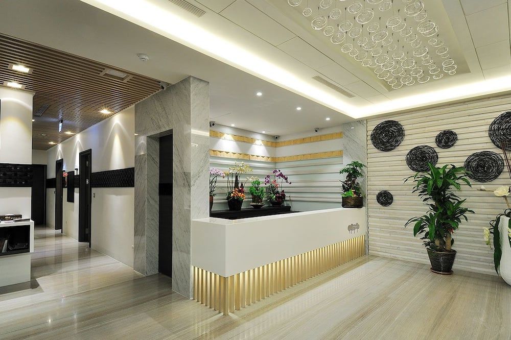 Receptionist