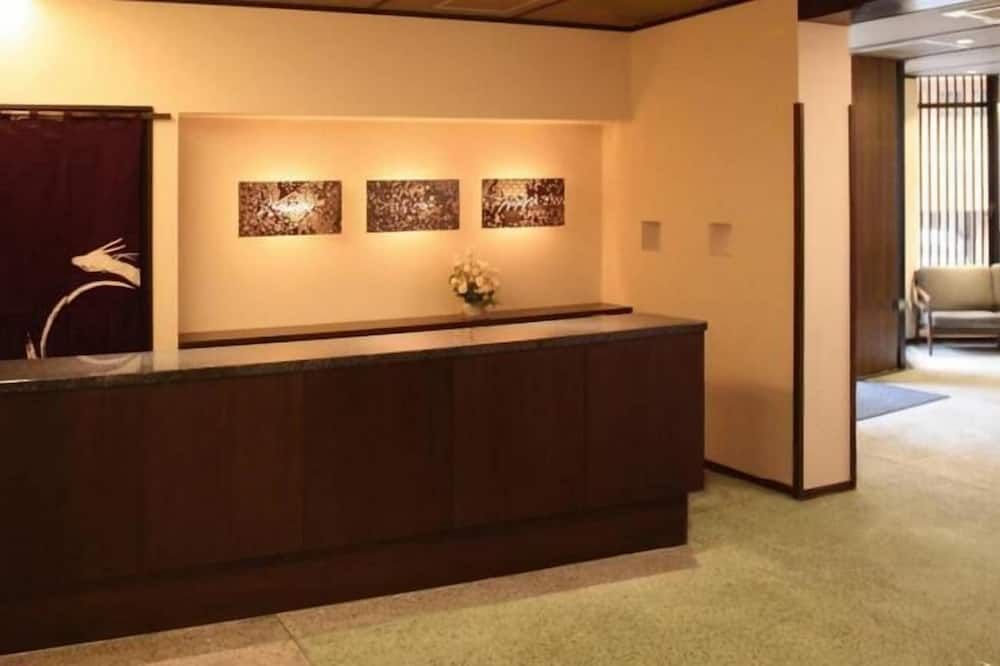 Receptionist