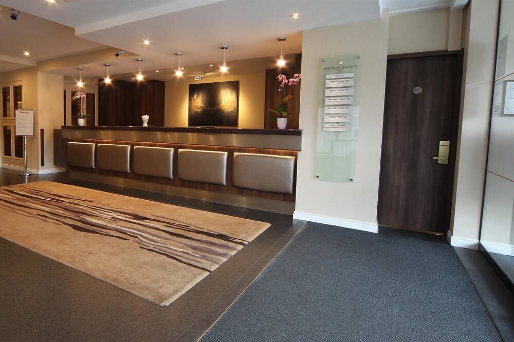 Receptionist