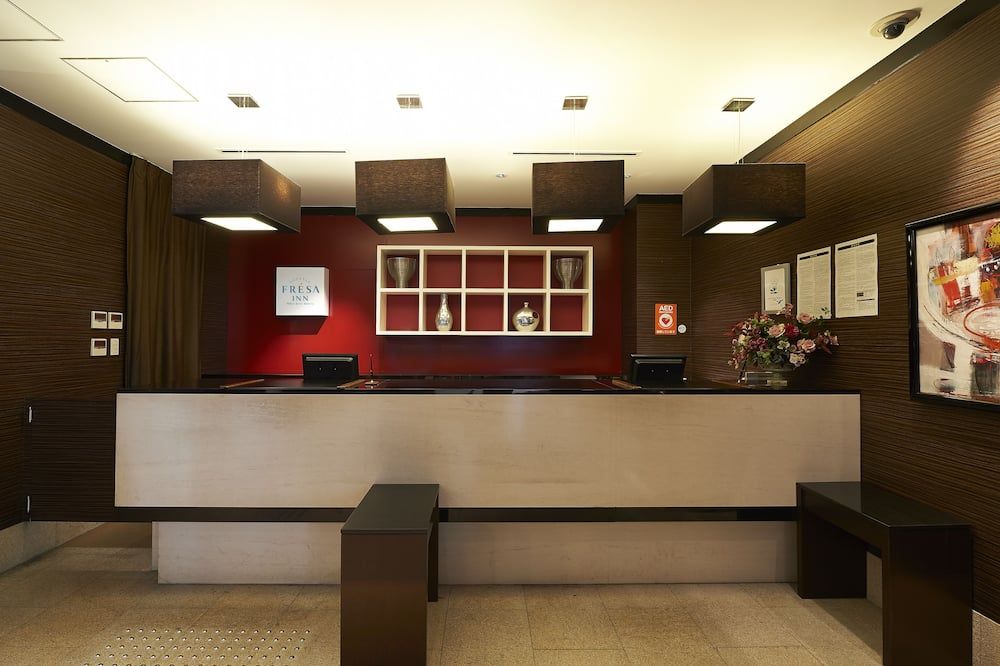 Receptionist