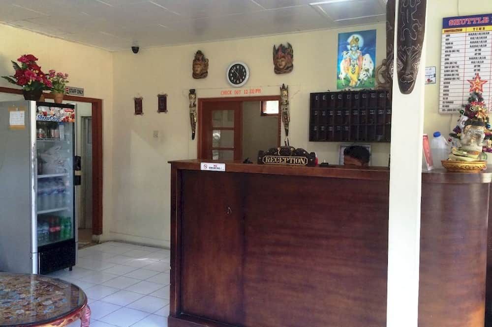 Receptionist