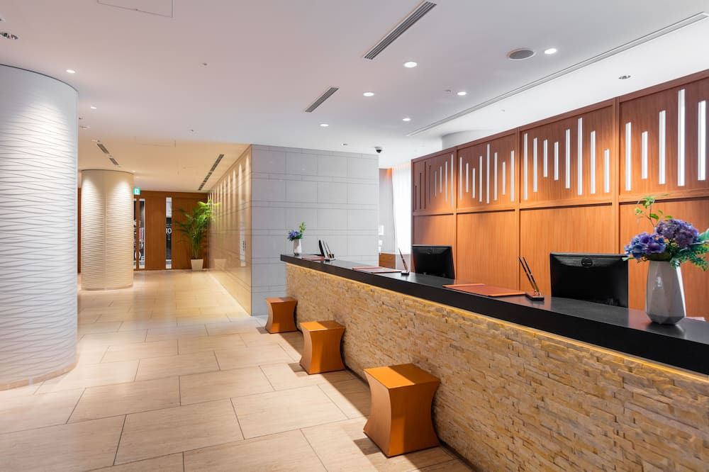 Receptionist