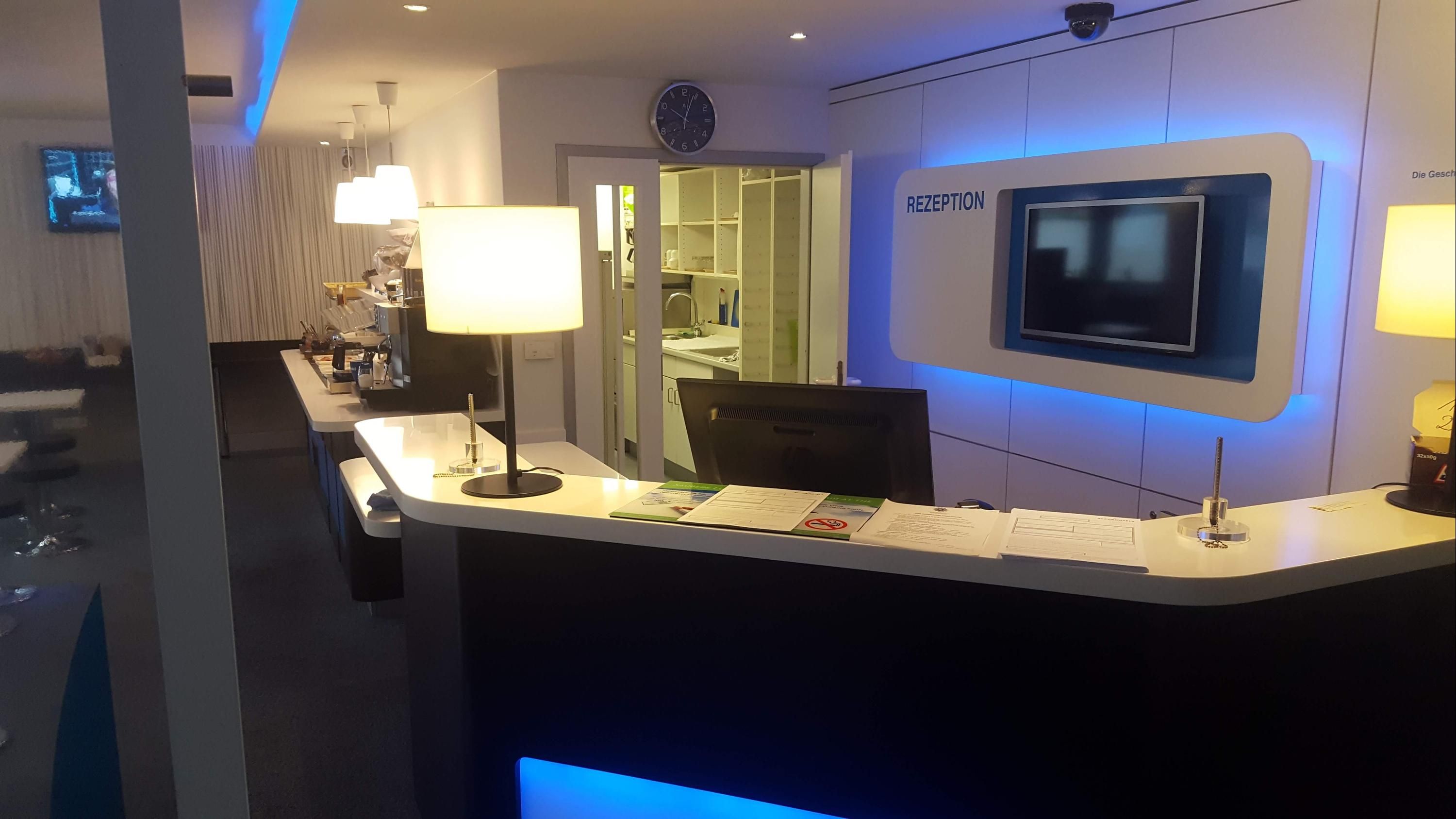 Receptionist