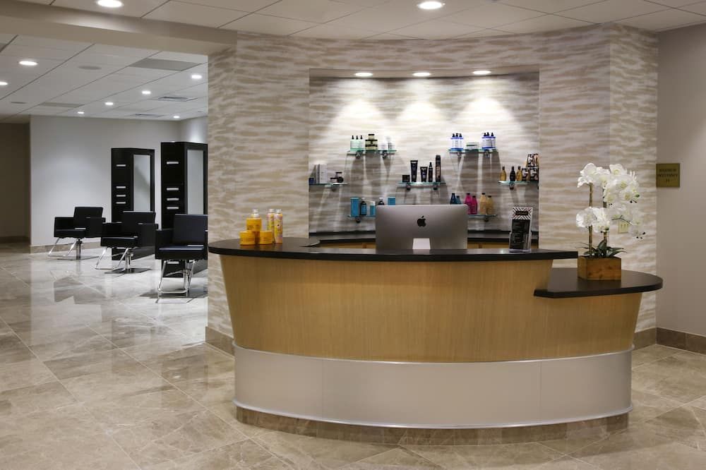Receptionist